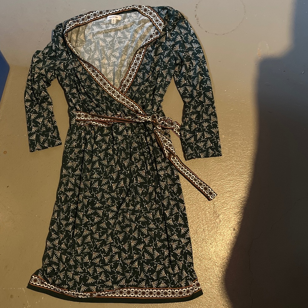 Max Studio size medium green print dress - Picture 3 of 6